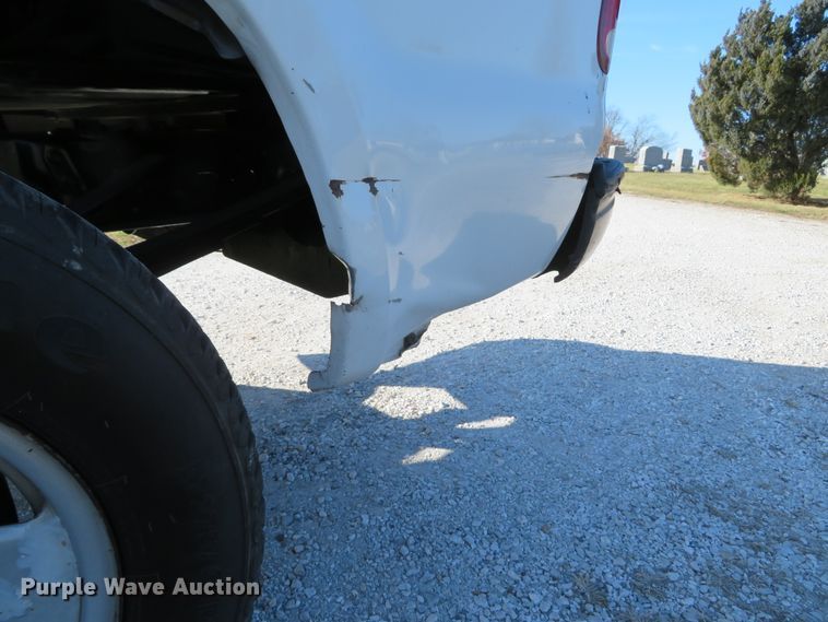 image for item DH1745 2005 Ford F350 Super Duty XL Crew Cab pickup truck