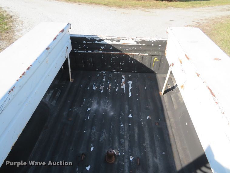 image for item DH1745 2005 Ford F350 Super Duty XL Crew Cab pickup truck