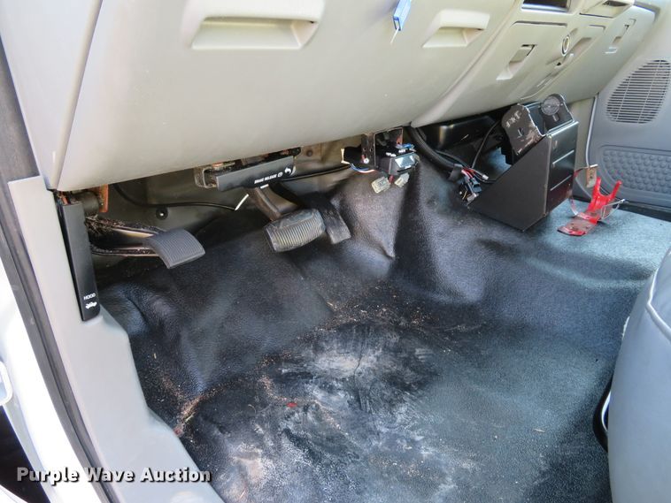 image for item DH1745 2005 Ford F350 Super Duty XL Crew Cab pickup truck