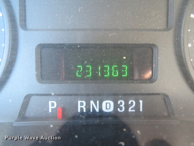 image for item DH1745 2005 Ford F350 Super Duty XL Crew Cab pickup truck