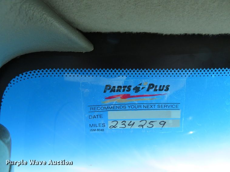 image for item DH1745 2005 Ford F350 Super Duty XL Crew Cab pickup truck