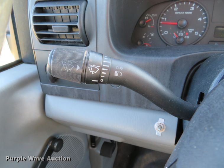 image for item DH1745 2005 Ford F350 Super Duty XL Crew Cab pickup truck