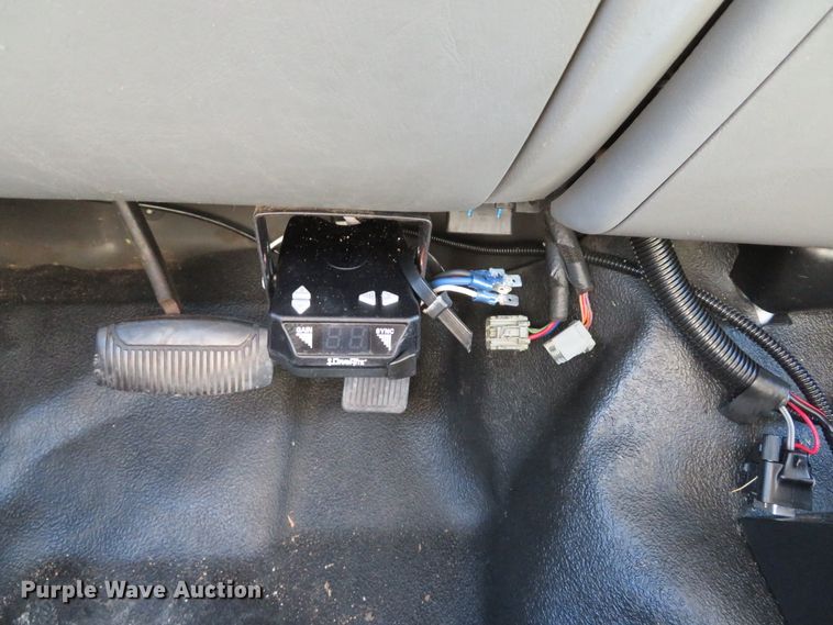 image for item DH1745 2005 Ford F350 Super Duty XL Crew Cab pickup truck