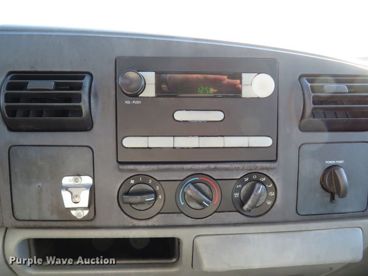 image for item DH1745 2005 Ford F350 Super Duty XL Crew Cab pickup truck