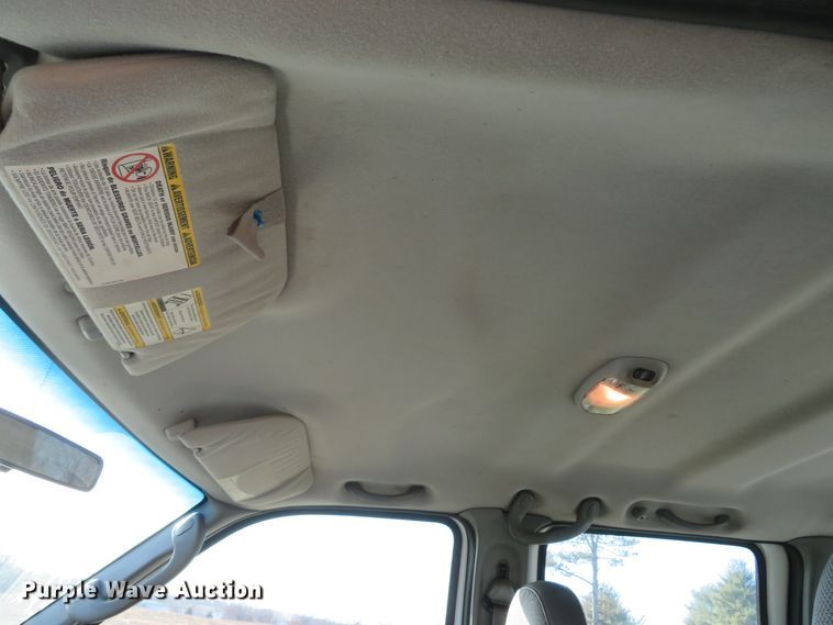 image for item DH1745 2005 Ford F350 Super Duty XL Crew Cab pickup truck