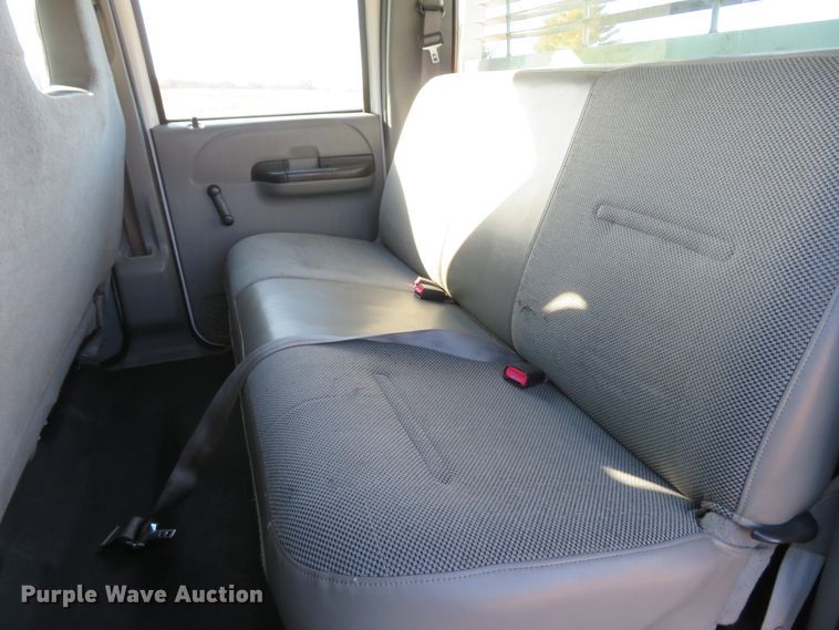 image for item DH1745 2005 Ford F350 Super Duty XL Crew Cab pickup truck