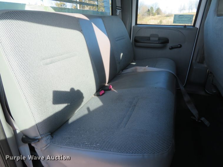 image for item DH1745 2005 Ford F350 Super Duty XL Crew Cab pickup truck