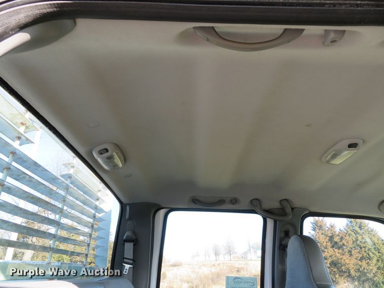 image for item DH1745 2005 Ford F350 Super Duty XL Crew Cab pickup truck