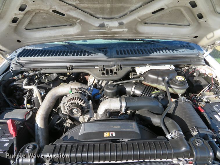 image for item DH1745 2005 Ford F350 Super Duty XL Crew Cab pickup truck