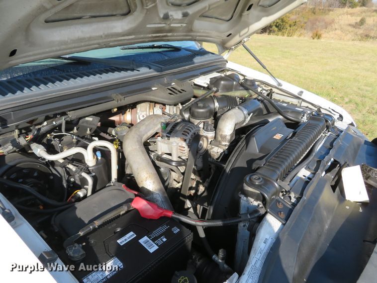 image for item DH1745 2005 Ford F350 Super Duty XL Crew Cab pickup truck