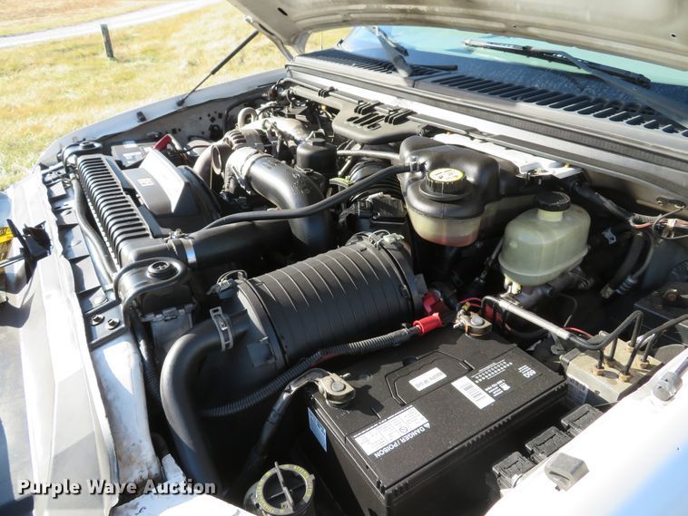 image for item DH1745 2005 Ford F350 Super Duty XL Crew Cab pickup truck