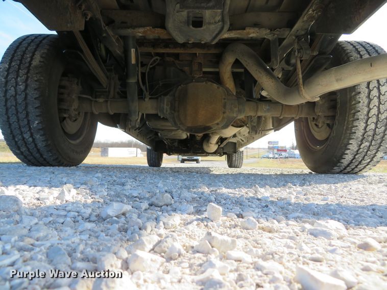 image for item DH1745 2005 Ford F350 Super Duty XL Crew Cab pickup truck