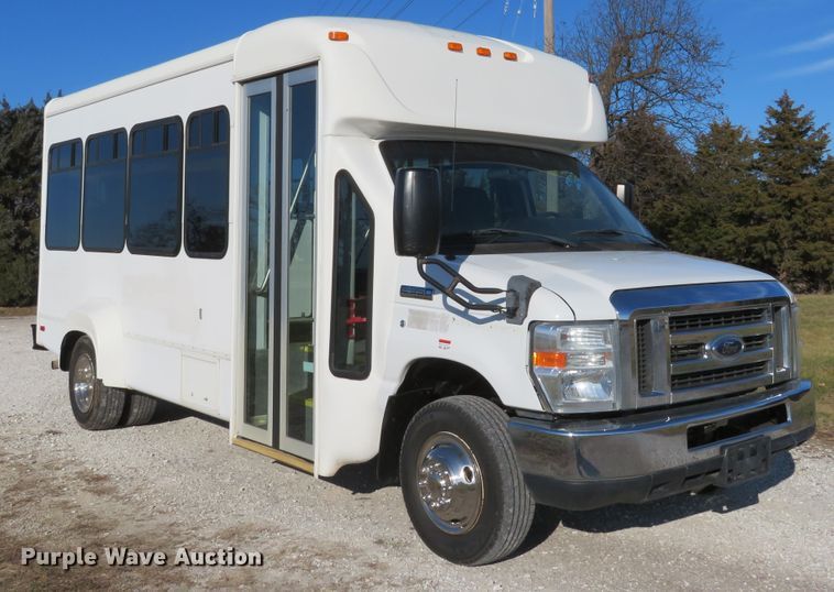 image for item DH1746 2012 Ford Econoline E350 shuttle bus