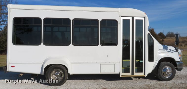 image for item DH1746 2012 Ford Econoline E350 shuttle bus