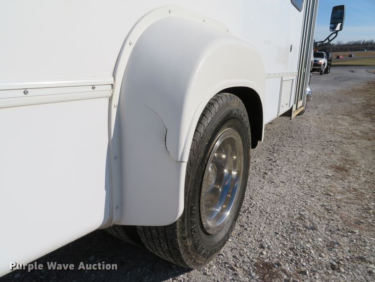 image for item DH1746 2012 Ford Econoline E350 shuttle bus