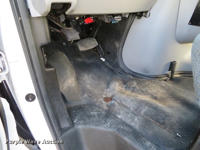 image for item DH1746 2012 Ford Econoline E350 shuttle bus