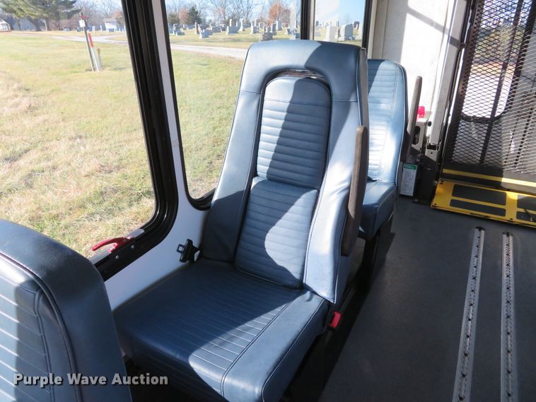 image for item DH1746 2012 Ford Econoline E350 shuttle bus