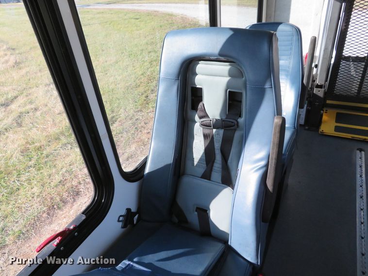 image for item DH1746 2012 Ford Econoline E350 shuttle bus