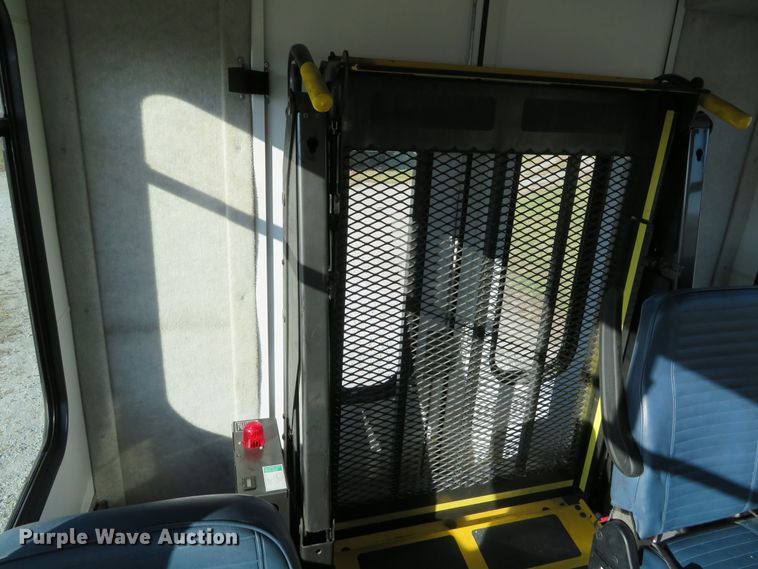 image for item DH1746 2012 Ford Econoline E350 shuttle bus