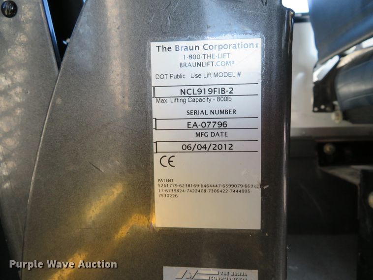 image for item DH1746 2012 Ford Econoline E350 shuttle bus