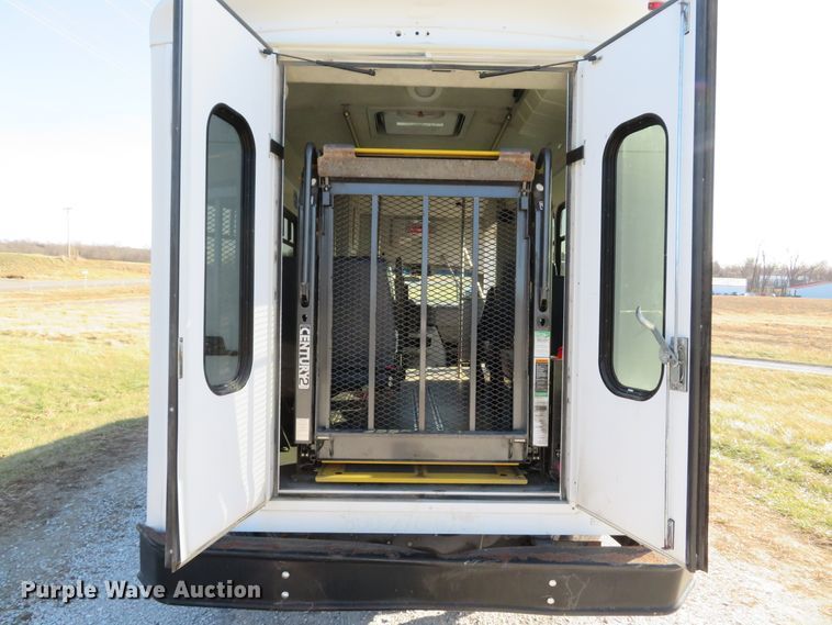 image for item DH1746 2012 Ford Econoline E350 shuttle bus