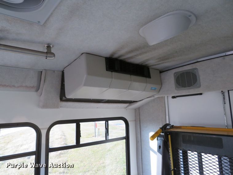 image for item DH1746 2012 Ford Econoline E350 shuttle bus