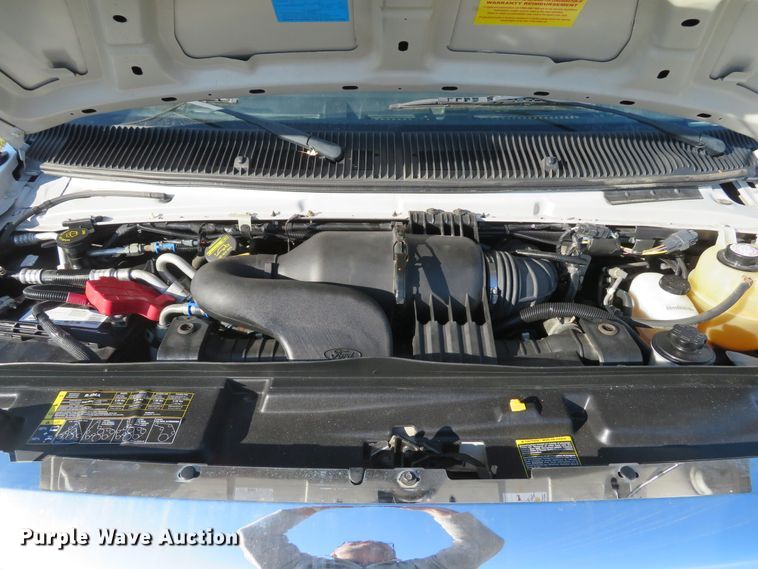 image for item DH1746 2012 Ford Econoline E350 shuttle bus