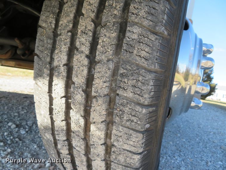 image for item DH1746 2012 Ford Econoline E350 shuttle bus