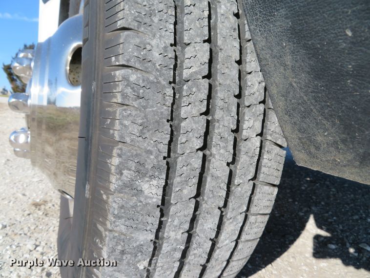 image for item DH1746 2012 Ford Econoline E350 shuttle bus