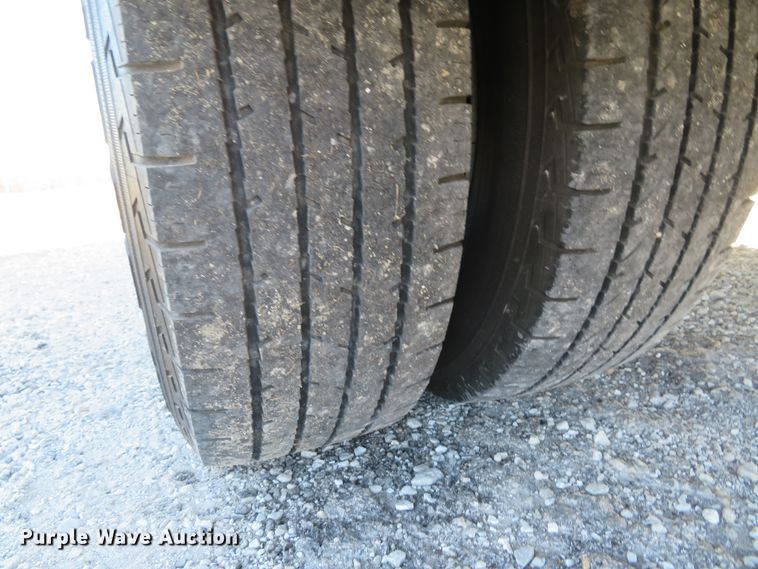 image for item DH1746 2012 Ford Econoline E350 shuttle bus