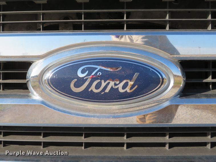 image for item DH1746 2012 Ford Econoline E350 shuttle bus