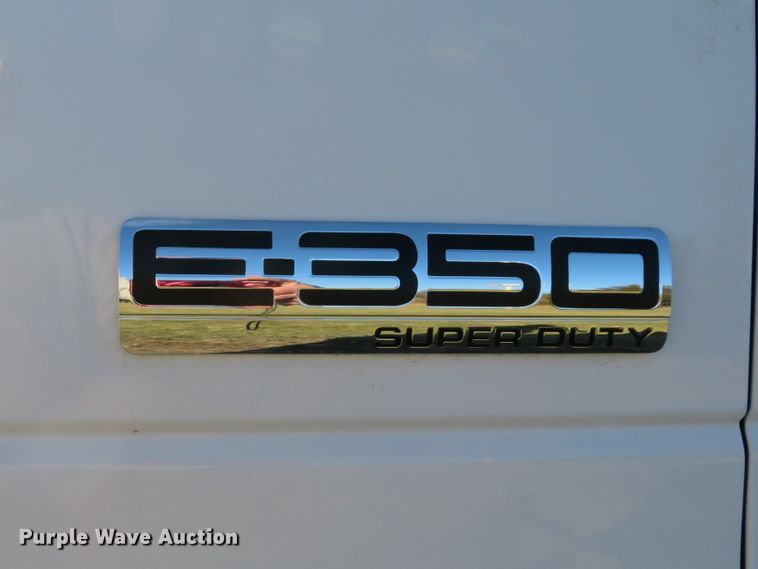 image for item DH1746 2012 Ford Econoline E350 shuttle bus