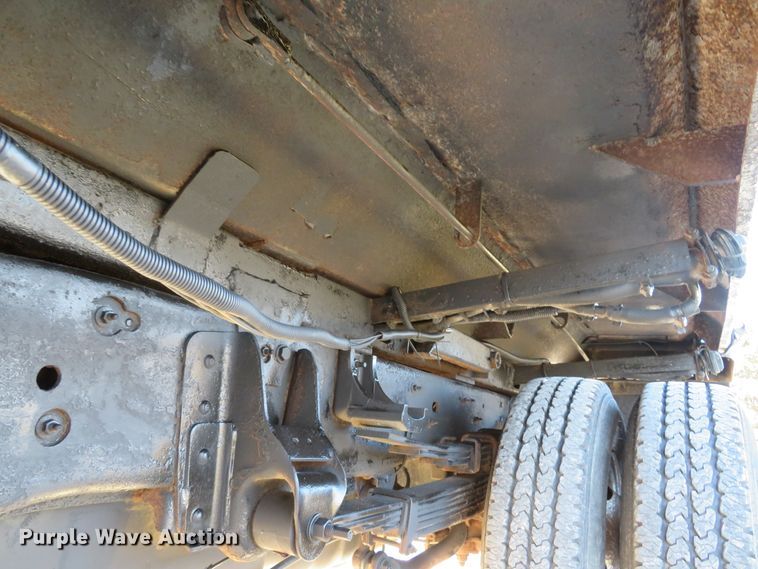 image for item DH1747 2004 Chevrolet Silverado 3500 dump bed pickup truck