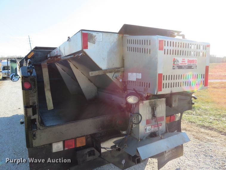 image for item DH1747 2004 Chevrolet Silverado 3500 dump bed pickup truck