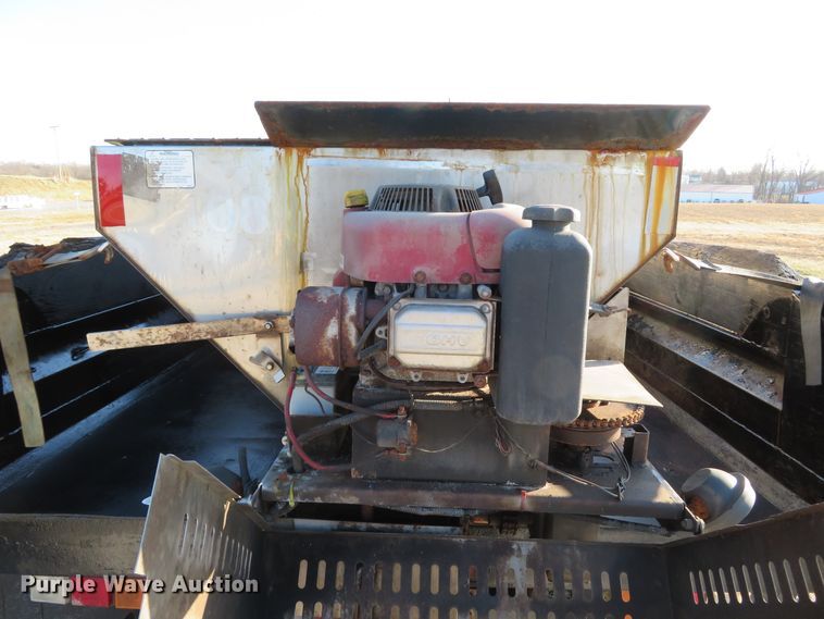 image for item DH1747 2004 Chevrolet Silverado 3500 dump bed pickup truck