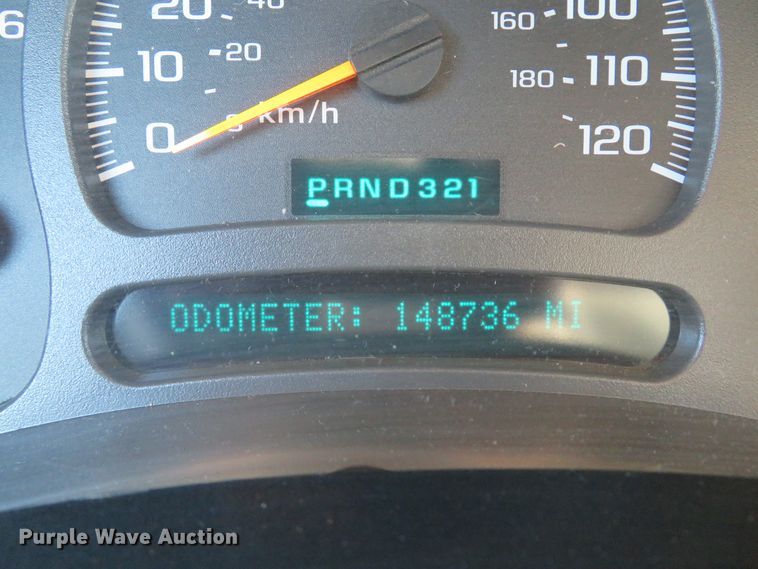 image for item DH1747 2004 Chevrolet Silverado 3500 dump bed pickup truck