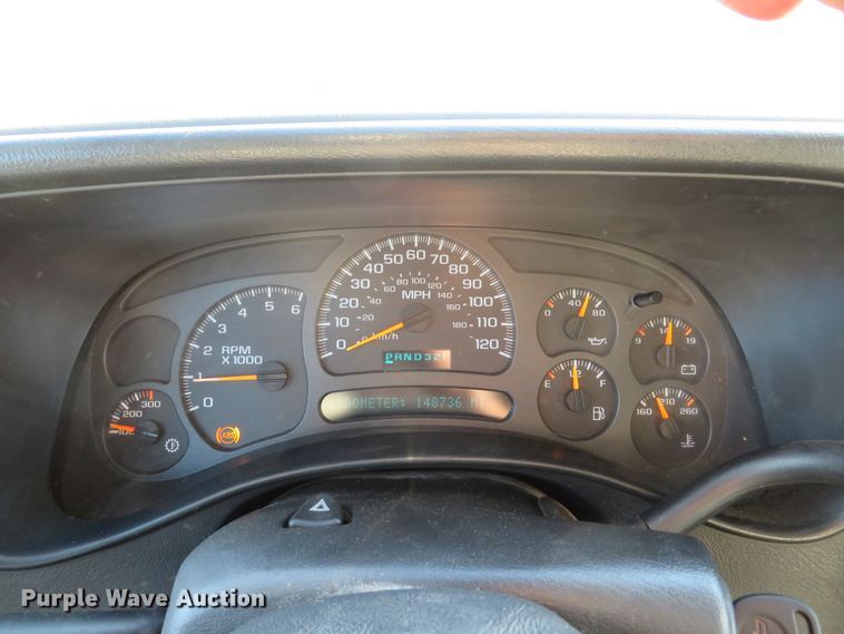 image for item DH1747 2004 Chevrolet Silverado 3500 dump bed pickup truck