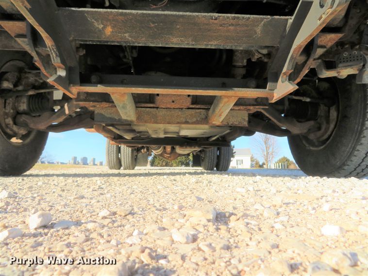 image for item DH1747 2004 Chevrolet Silverado 3500 dump bed pickup truck