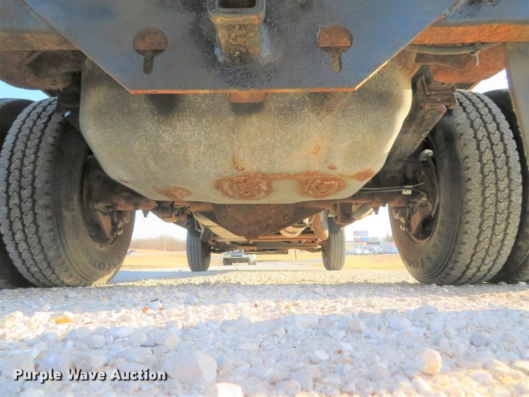 image for item DH1747 2004 Chevrolet Silverado 3500 dump bed pickup truck