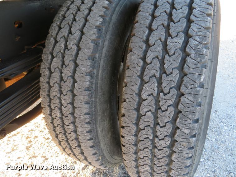 image for item DH1747 2004 Chevrolet Silverado 3500 dump bed pickup truck