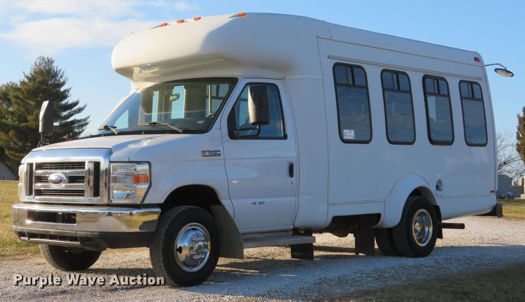 image for item DH1748 2009 Ford E350 Super Duty shuttle bus