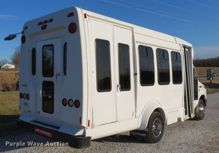 image for item DH1748 2009 Ford E350 Super Duty shuttle bus