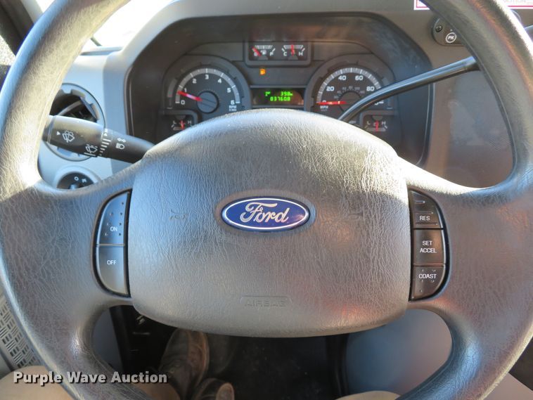 image for item DH1748 2009 Ford E350 Super Duty shuttle bus