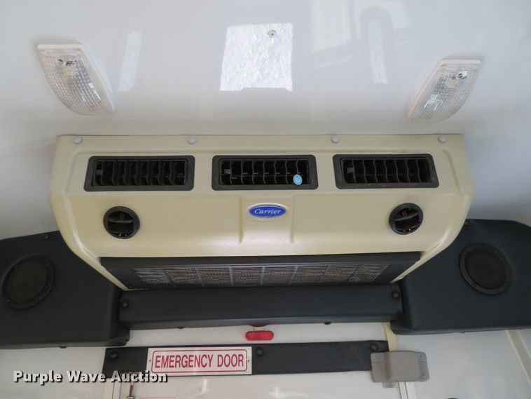 image for item DH1748 2009 Ford E350 Super Duty shuttle bus