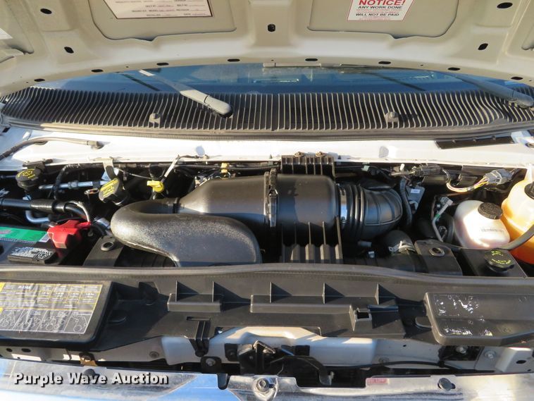 image for item DH1748 2009 Ford E350 Super Duty shuttle bus