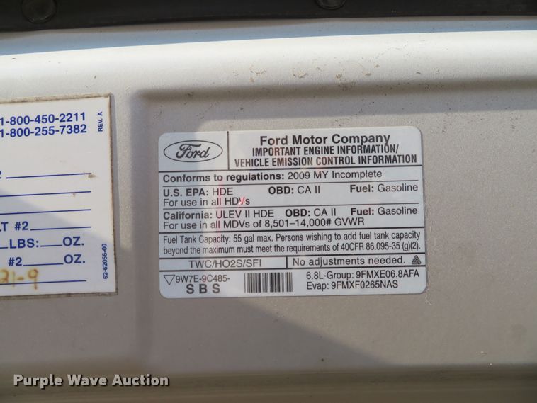 image for item DH1748 2009 Ford E350 Super Duty shuttle bus