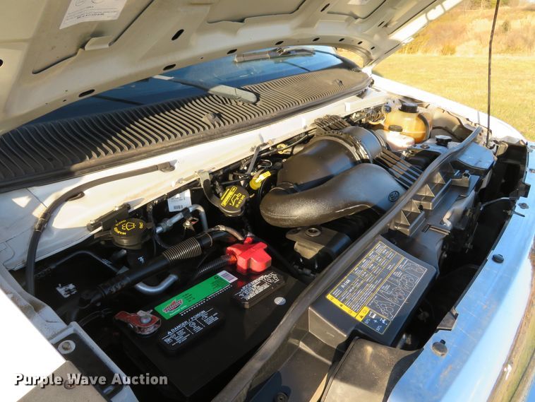 image for item DH1748 2009 Ford E350 Super Duty shuttle bus