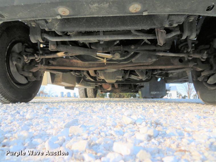 image for item DH1748 2009 Ford E350 Super Duty shuttle bus