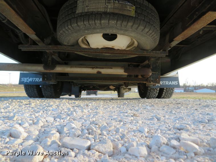 image for item DH1748 2009 Ford E350 Super Duty shuttle bus