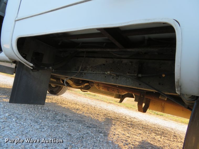 image for item DH1748 2009 Ford E350 Super Duty shuttle bus